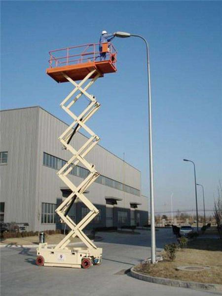 自行走升降机4（自行走升降机怎么启动）